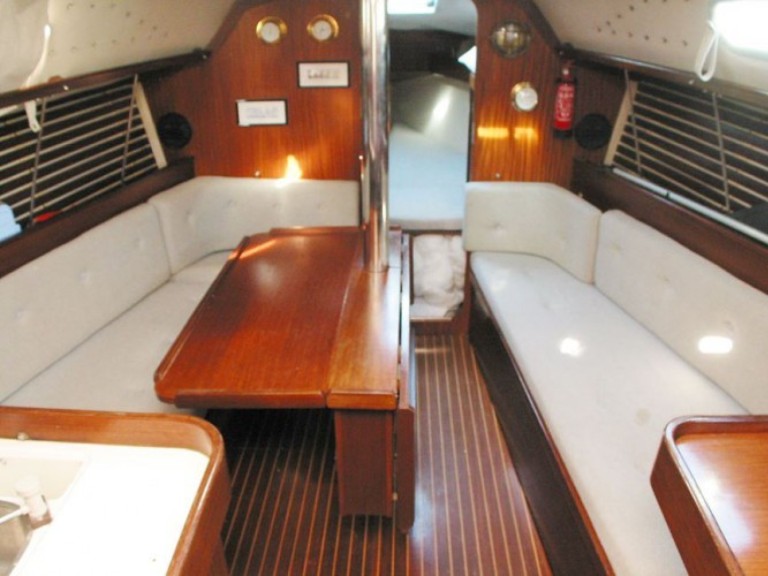 Hire Sailboat Gibert Marine with a boat licence