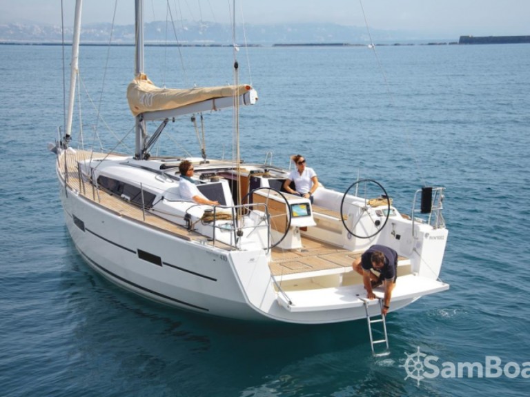 Yacht hire Horta cheap Dufour 410 Grand Large