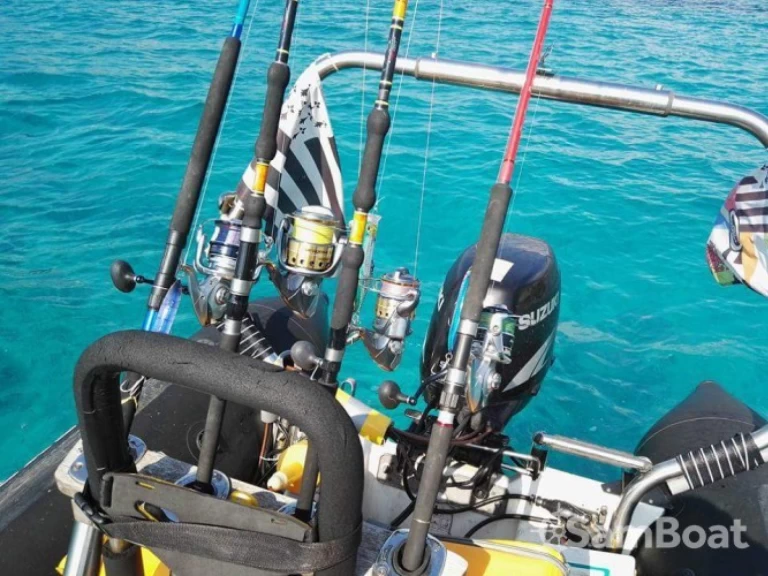 Hire a Bombard Explorer 500 DB Sarzeau