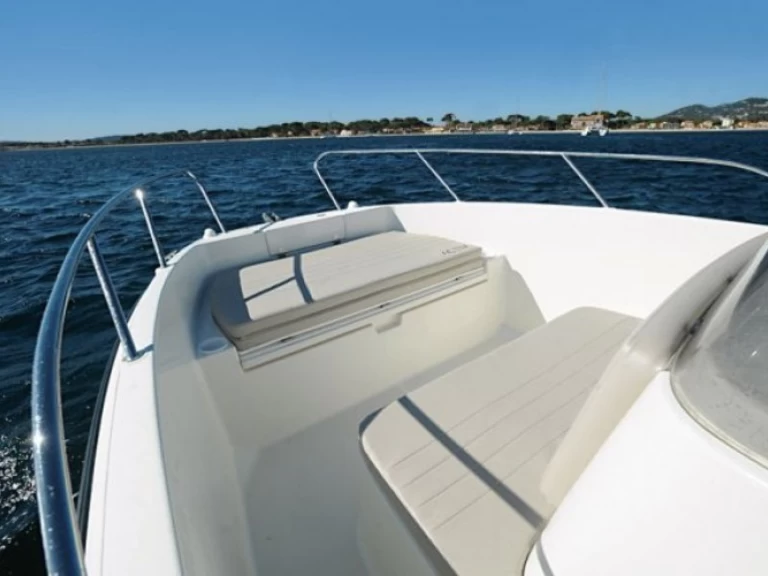 Yacht hire Marseille cheap Activ 605 Open