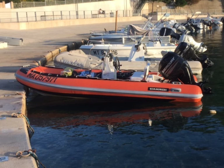 Hire RIB Gommorizzo with a boat licence
