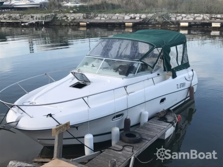 Yacht hire Toulon cheap Leader 805