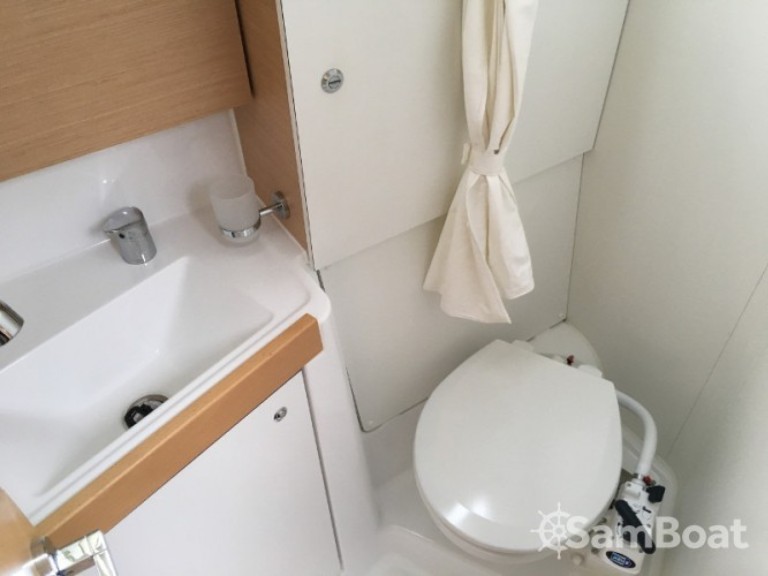 Sailboat to hire Barcelona at the best price