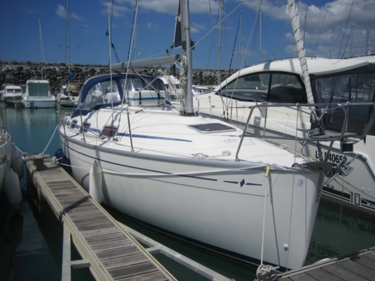 Sailboat hire in La Rochelle - Bavaria Bavaria 30 Cruiser