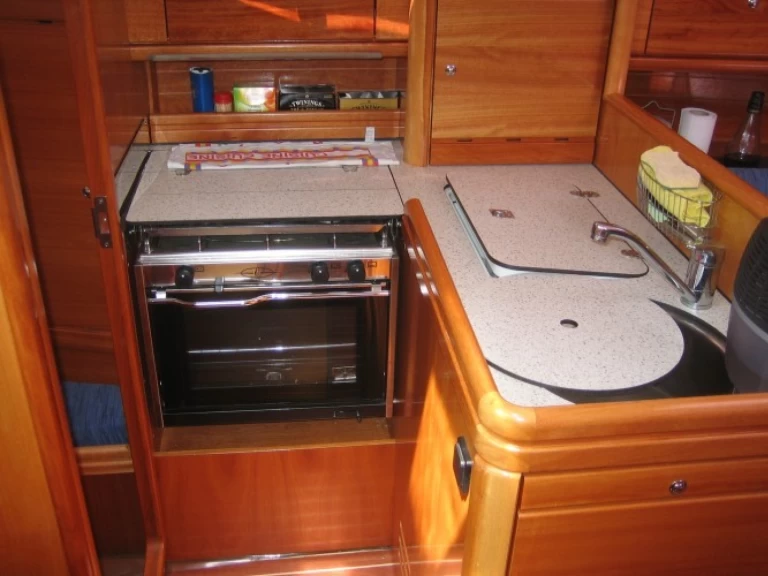 Sailboat hire in La Rochelle - Bavaria Bavaria 30 Cruiser