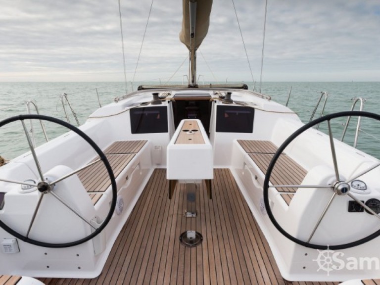 Yacht hire Horta cheap Dufour 382 Grand Large