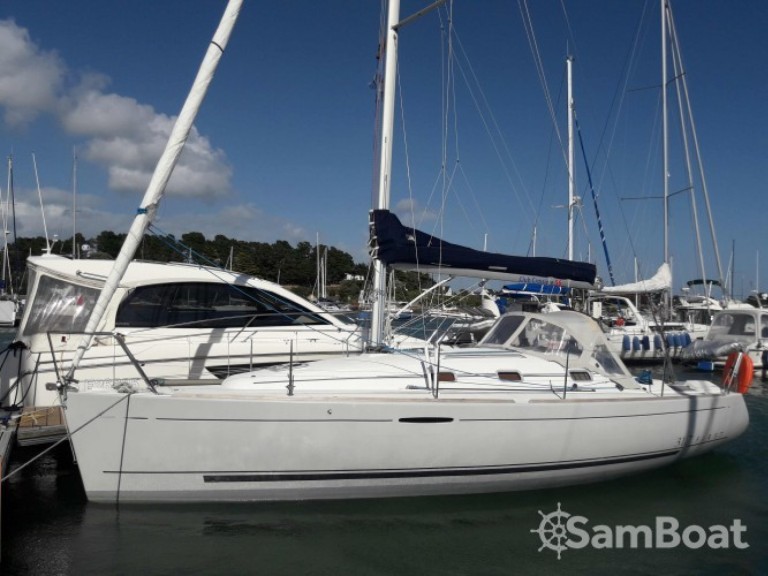 Yacht hire La Trinité-sur-Mer cheap First 31.7