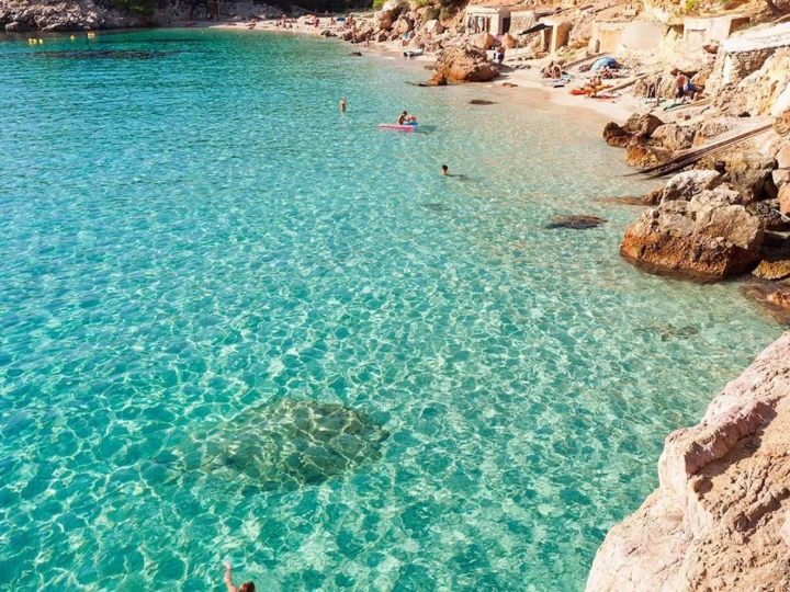 Sailboat to hire Sant Antoni de Portmany at the best price