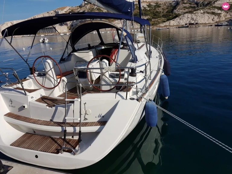 Jeanneau Sun Odyssey 39i charter bareboat or skippered in  Marseille