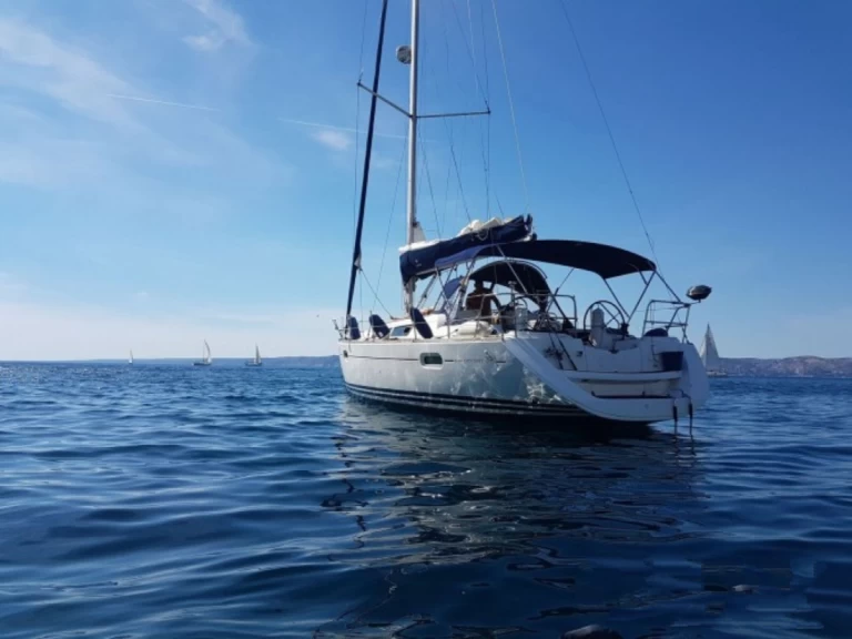Yacht charter Marseille - Jeanneau Sun Odyssey 39i on SamBoat