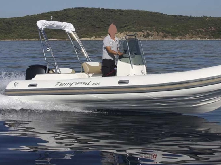 Hire RIB Capelli with a boat licence