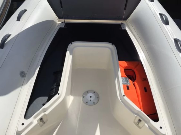 Yacht charter Saint-Georges-de-Didonne - Capelli Tempest 600 on SamBoat