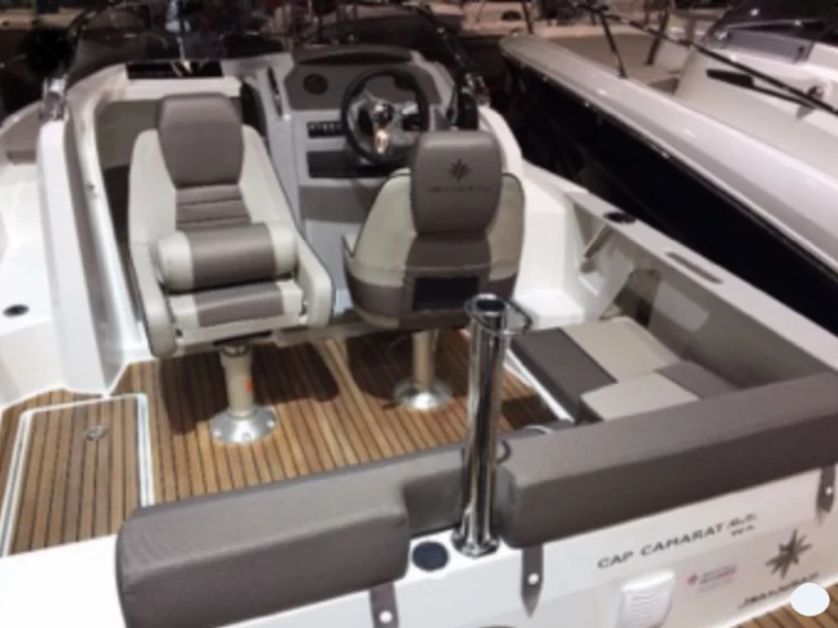 Motorboat to hire Novi Vinodolski at the best price