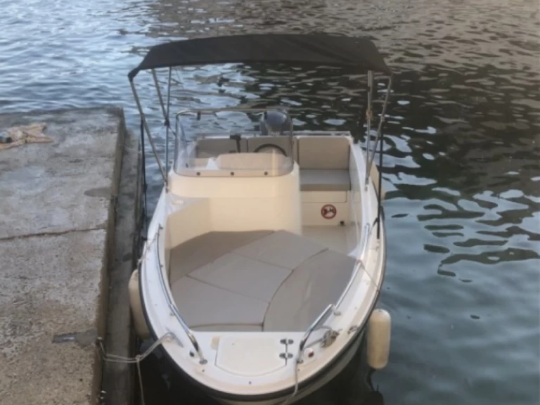 Hire a Quicksilver Activ 455 Open Marseille
