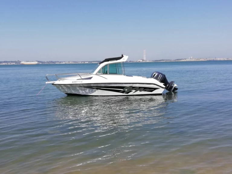 Yacht hire Setúbal cheap SanRemo 565 fisher