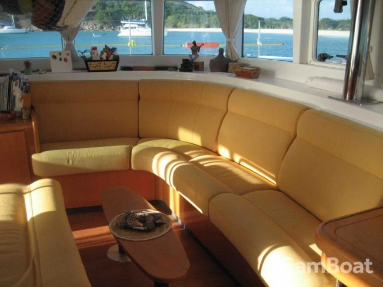 Yacht hire Boracay Island cheap Lagoon 440