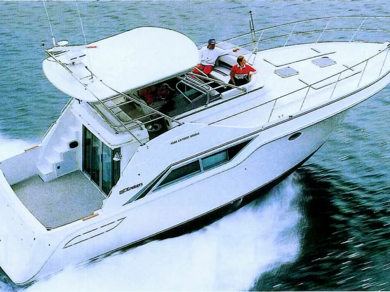 Hire a Cruisers Inc 4280 Express Bridge Ameglia