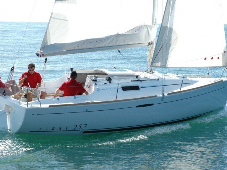 Hire a Bénéteau FIRST 25.7 Q.R Port-Haliguen