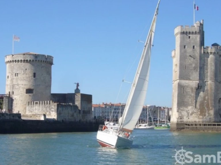 Yacht hire La Rochelle cheap First 35 S5