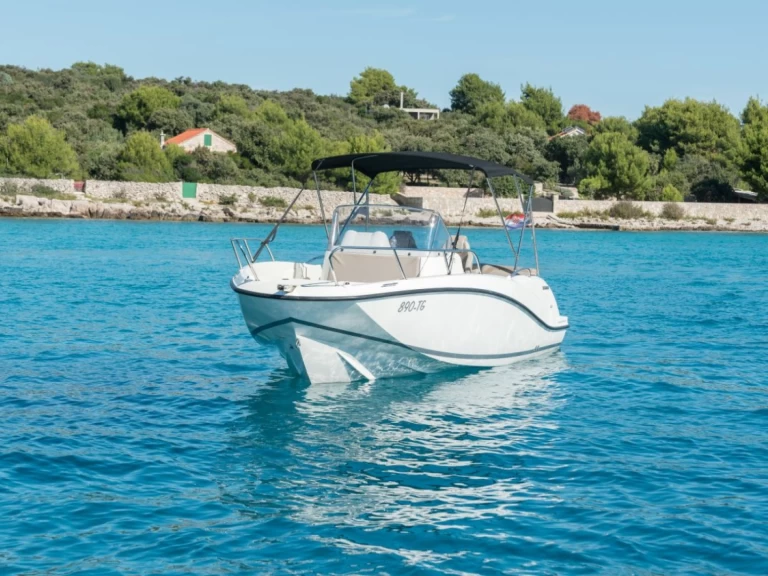 Yacht hire Split cheap Activ 675 Open