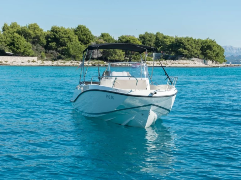 Motorboat hire in Split - Quicksilver Activ 675 Open