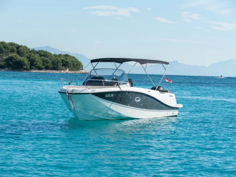 Quicksilver Activ 755 Sundeck charter bareboat or skippered in  Trogir