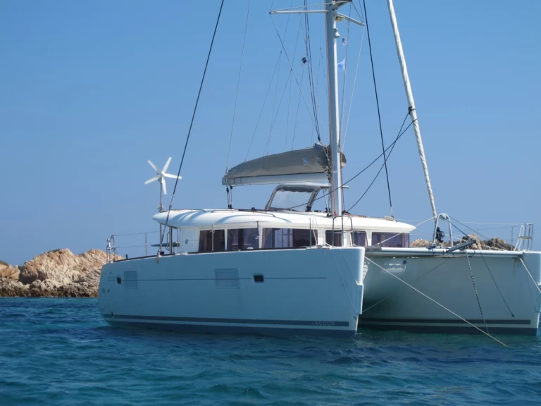 Yacht hire Hyères cheap Lagoon 400