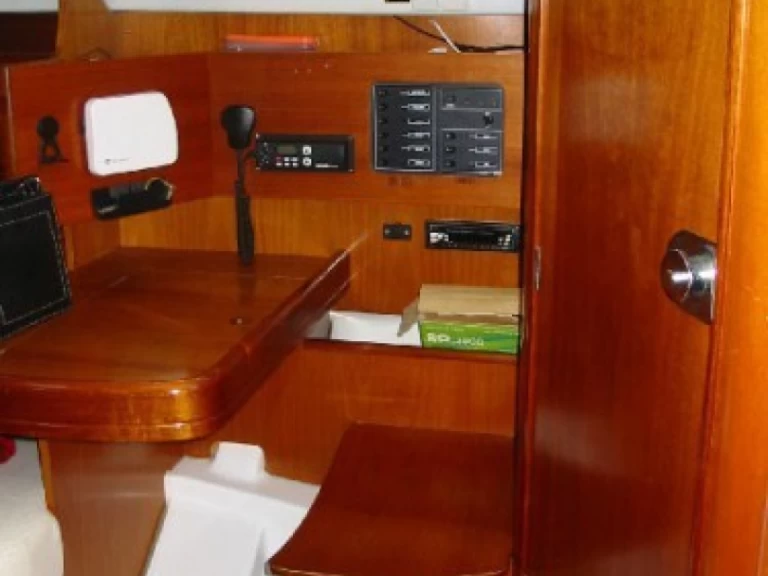 Hire Sailboat Bénéteau with a boat licence