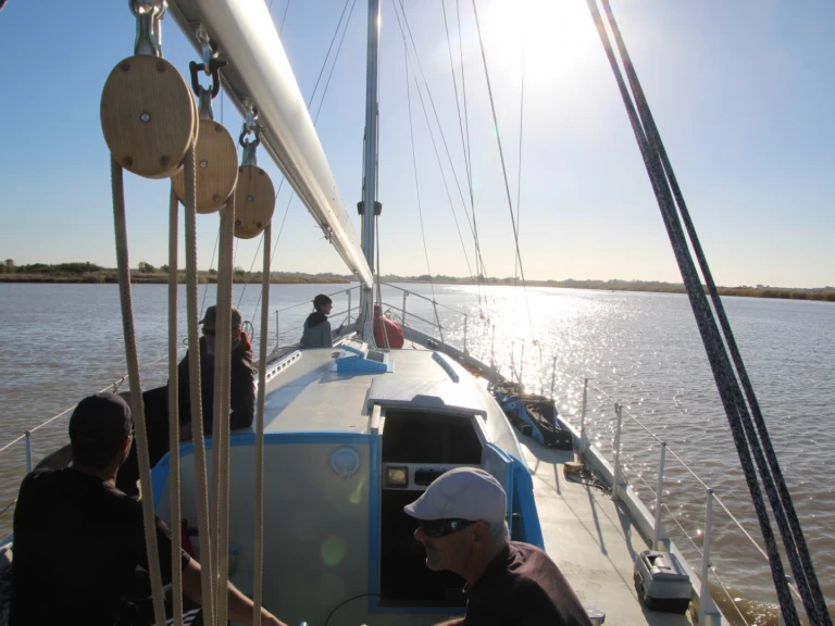 Hire Sailboat with or without skipper Hollandais Arzon