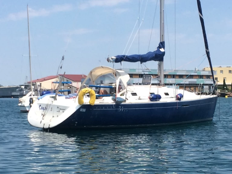 Sailboat hire in La Seyne-sur-Mer - Bénéteau First 31.7