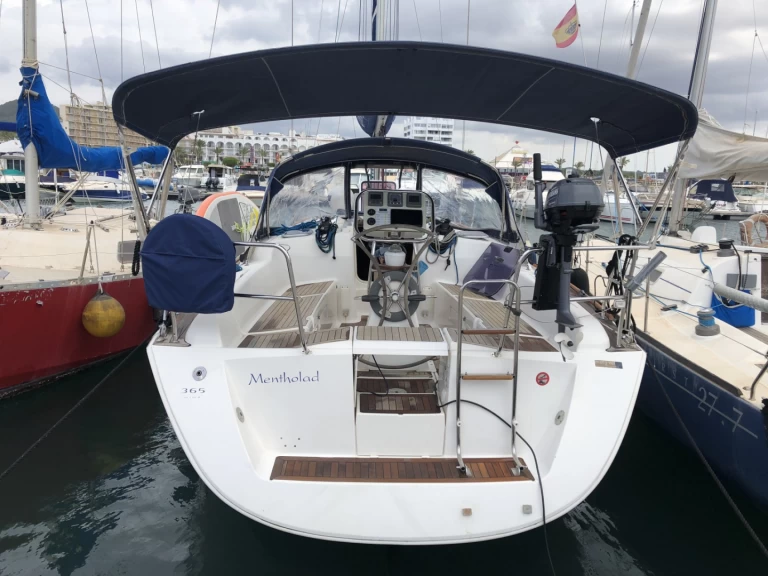 Hire a Dufour Dufour 365 Grand Large Sant Antoni de Portmany