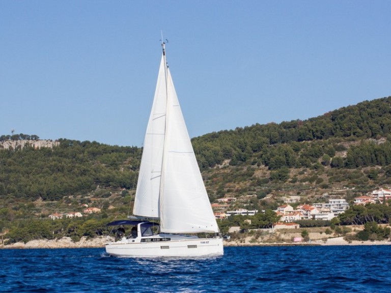 Yacht hire Split cheap Oceanis 38