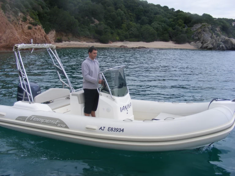 Hire RIB Capelli with a boat licence