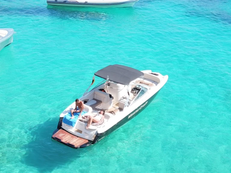 Motorboat to hire Santa Ponsa at the best price