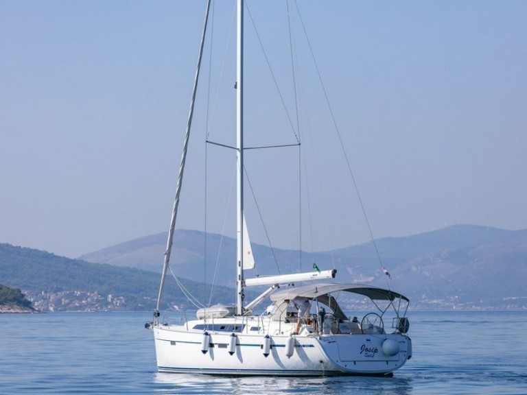 Hire Sailboat Bavaria with a boat licence