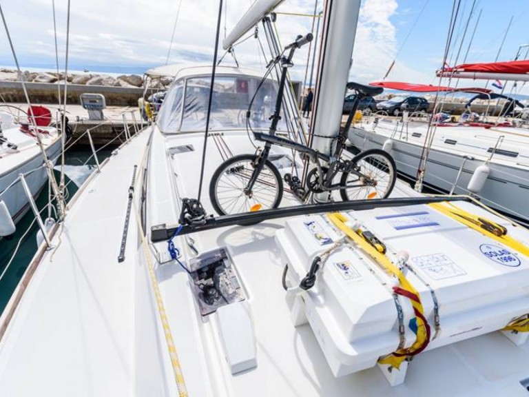 Hire Sailboat Bénéteau with a boat licence