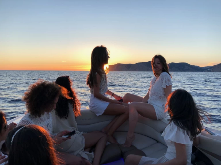Motorboat to hire Santa Ponsa at the best price