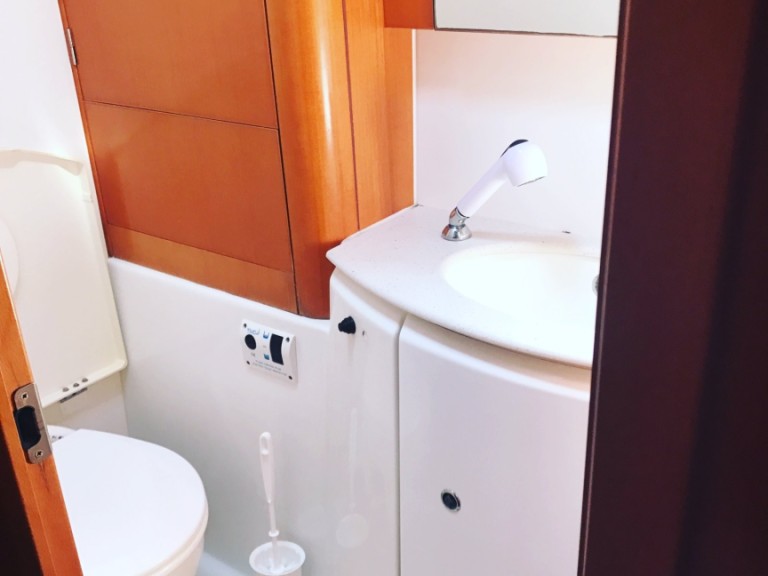 Yacht charter Alimos - Lagoon Lagoon 440 on SamBoat