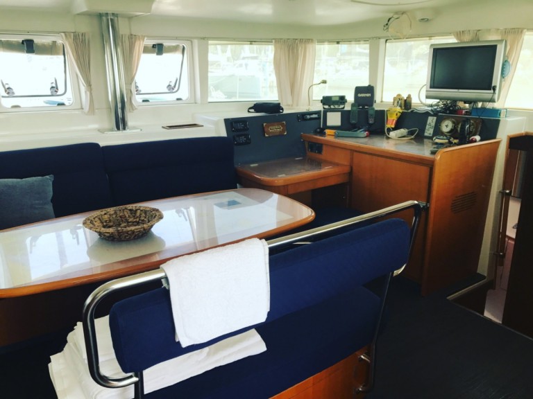 Hire a Lagoon Lagoon 440 Alimos