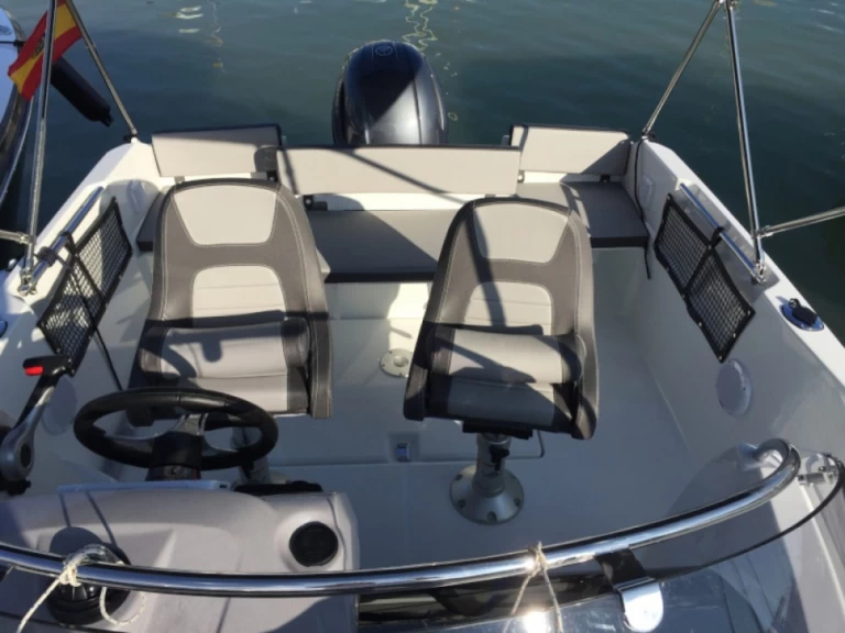 Hire Motorboat with or without skipper Jeanneau Novi Vinodolski