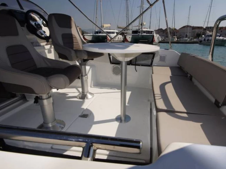 Yacht hire Novi Vinodolski cheap Cap Camarat 5.5 WA Serie 2