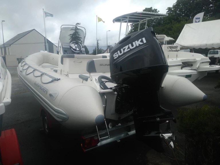 Hire RIB Bombard with a boat licence