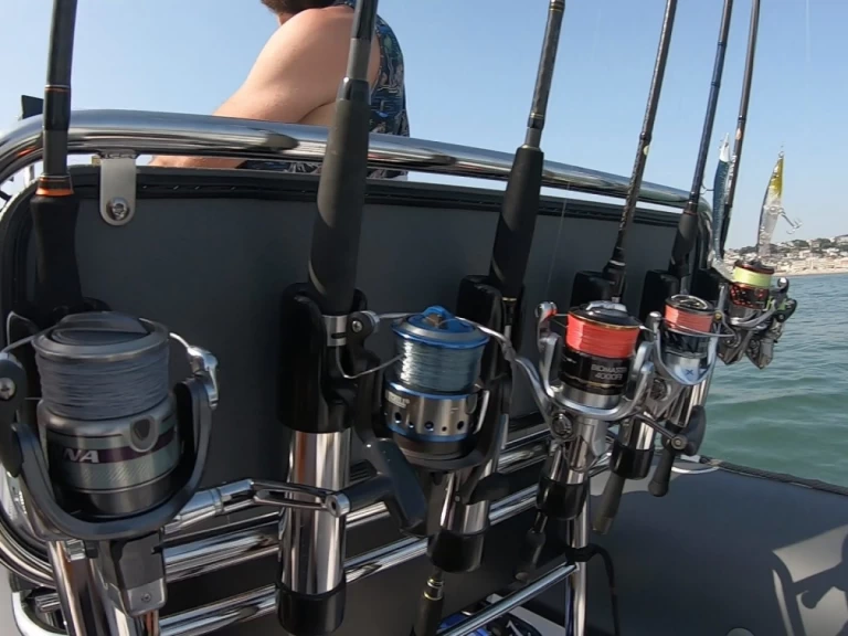 Hire a Falcon 575 SR Le Havre