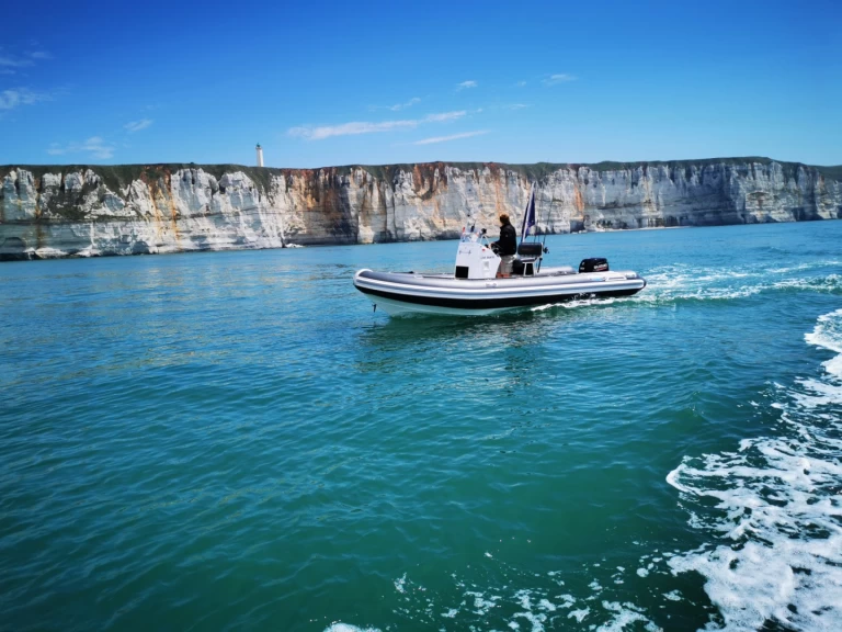 Yacht hire Le Havre cheap 575 SR