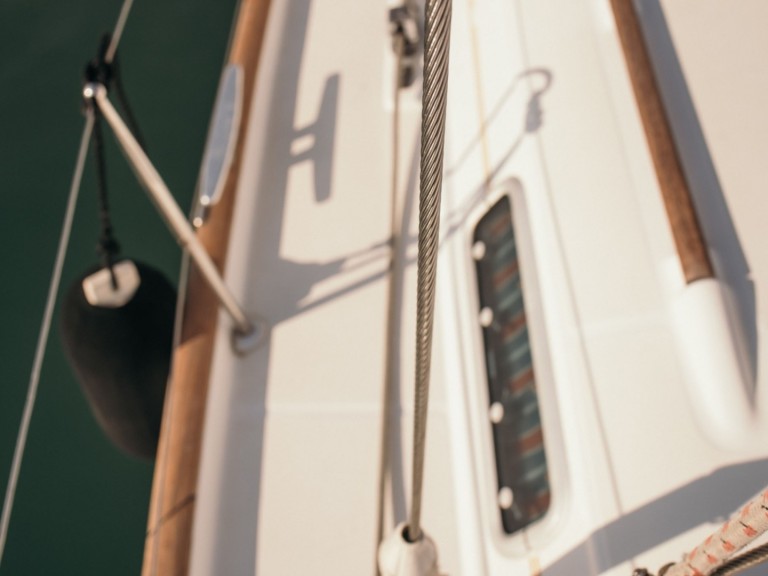 Sailboat to hire Volos at the best price