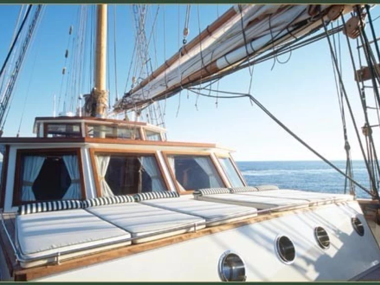 Sailboat hire in Athens - Greek Shipyards Gulet