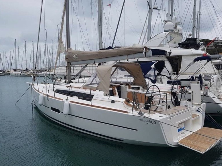 Charter a Dufour Dufour 360 Grand Large in Sant Antoni de Portmany on Samboat