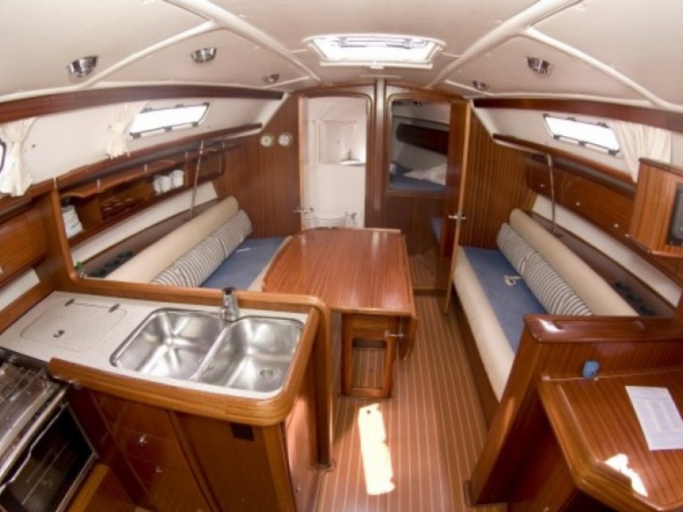 Hire a Bavaria Bavaria 36 Cruiser Nydri