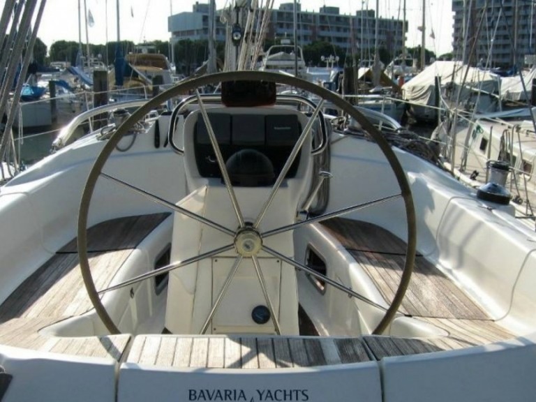Yacht hire Nydri cheap Bavaria 36 Cruiser