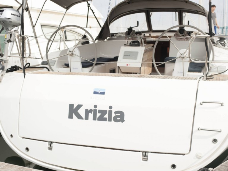 Sailboat to hire San Vincenzo at the best price